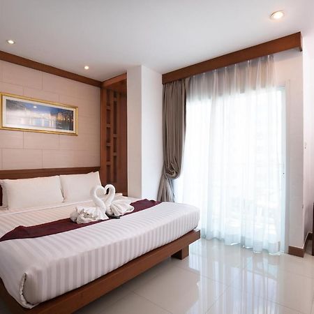 The Patong Center Hotel Extérieur photo