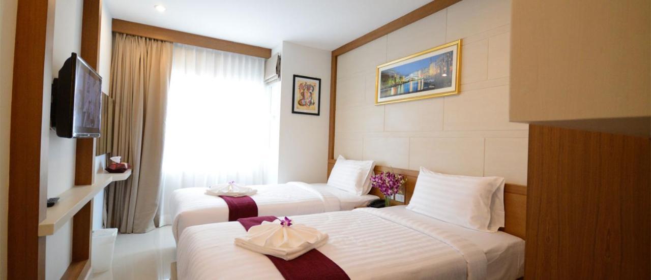 The Patong Center Hotel Extérieur photo