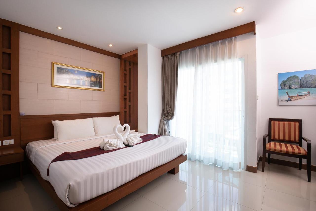 The Patong Center Hotel Extérieur photo
