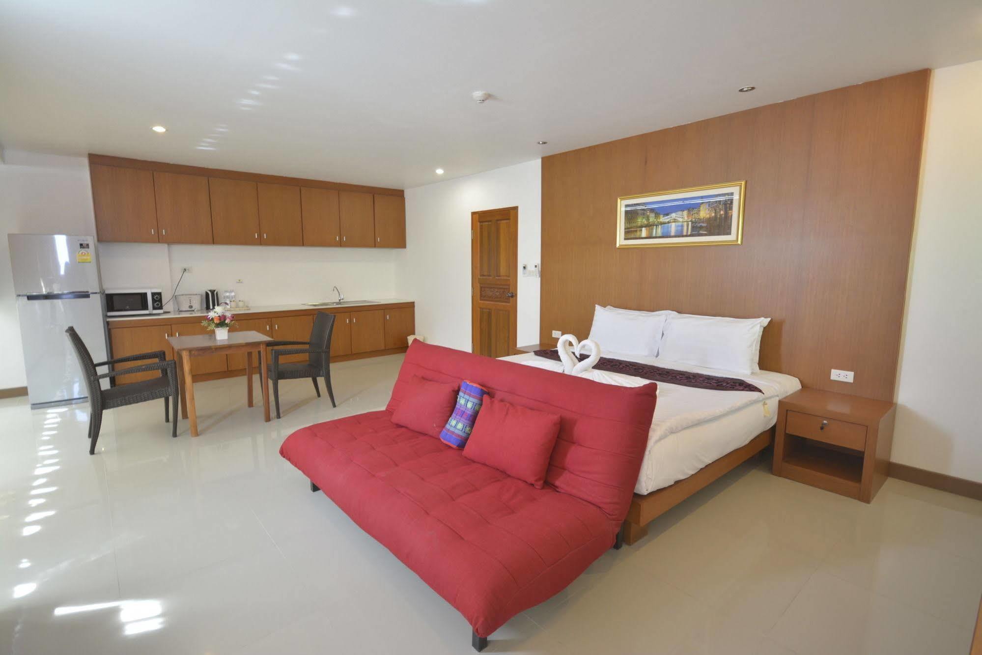 The Patong Center Hotel Extérieur photo