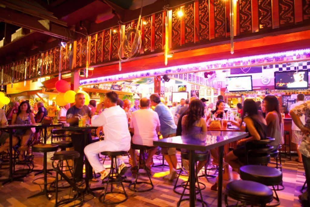 The Patong Center Hotel Extérieur photo
